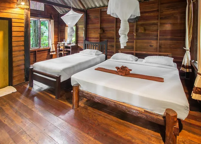 Khao Sok Riverside Cottages